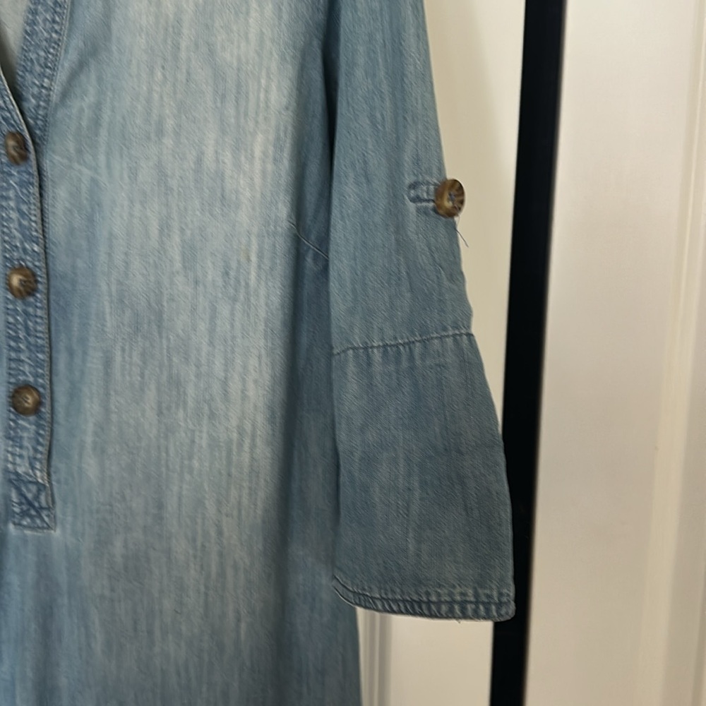 V Neckline Shirt Blouse Top - Picture 3 of 8